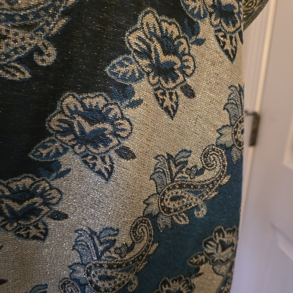 Accessory Street Elegant Floral Patterned Scarf - Metallic Gold/Dark Blue/Aqua - Picture 3 of 10